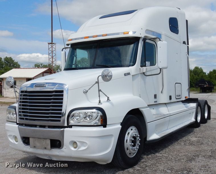 image for item DH8542 2005 Freightliner Century Class ST  semi truck