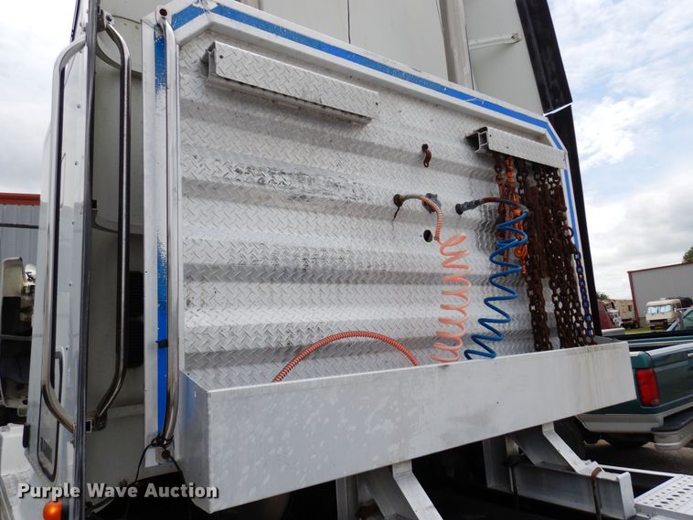 image for item DH8542 2005 Freightliner Century Class ST  semi truck