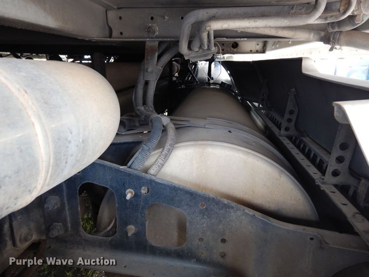 image for item DH8542 2005 Freightliner Century Class ST  semi truck