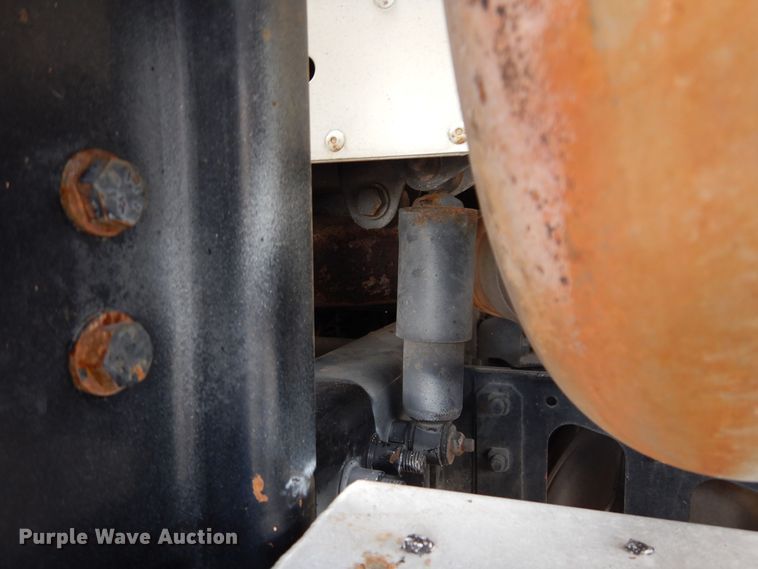 image for item DH8542 2005 Freightliner Century Class ST  semi truck