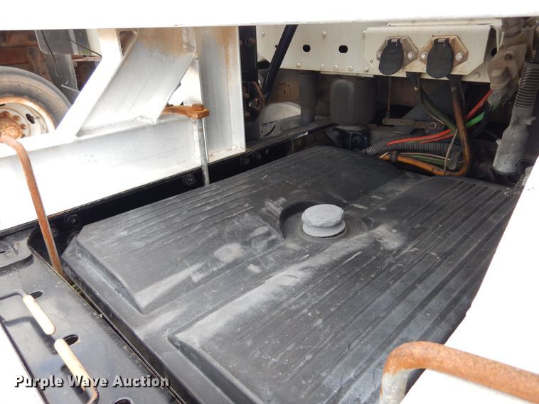 image for item DH8542 2005 Freightliner Century Class ST  semi truck