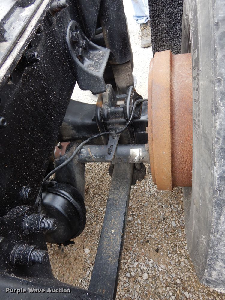 image for item DH8542 2005 Freightliner Century Class ST  semi truck