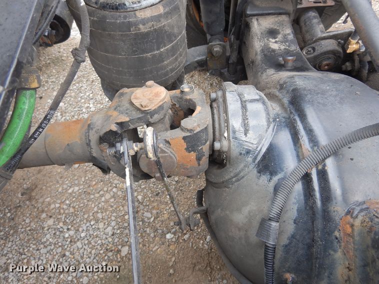 image for item DH8542 2005 Freightliner Century Class ST  semi truck