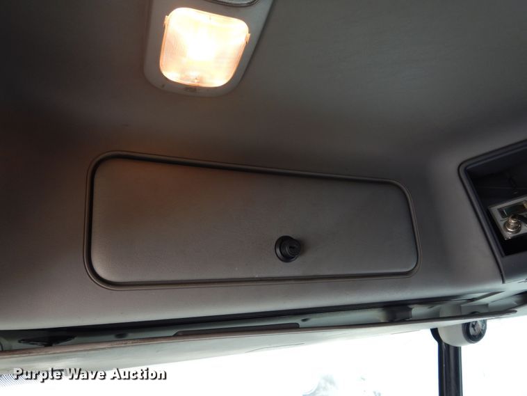 image for item DH8542 2005 Freightliner Century Class ST  semi truck