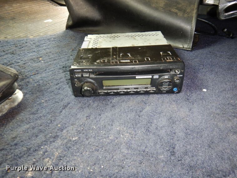 image for item DH8542 2005 Freightliner Century Class ST  semi truck