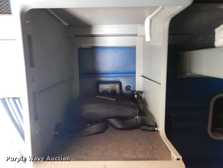 image for item DH8542 2005 Freightliner Century Class ST  semi truck