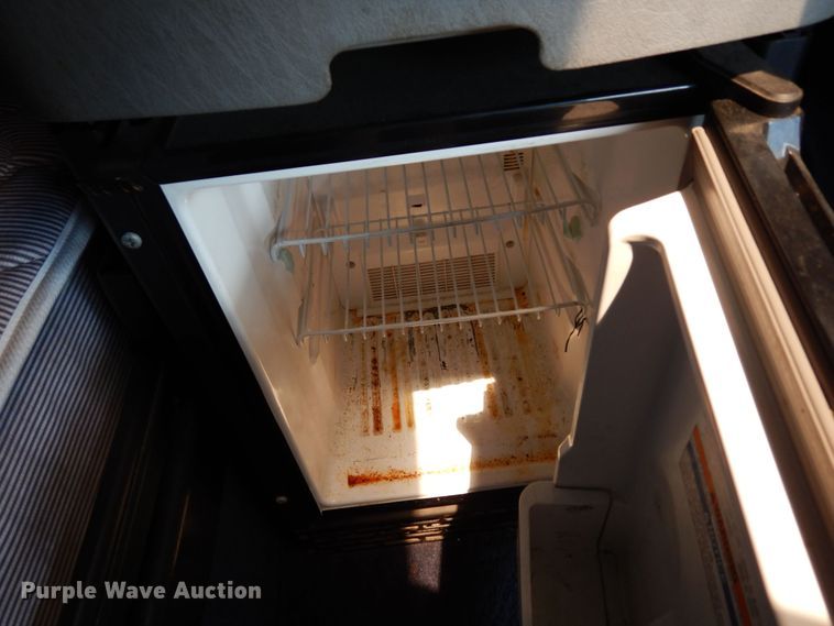 image for item DH8542 2005 Freightliner Century Class ST  semi truck