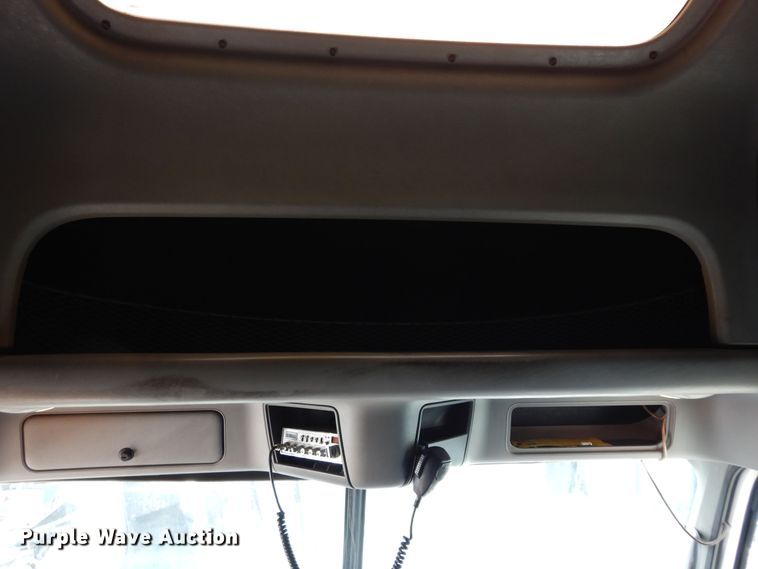 image for item DH8542 2005 Freightliner Century Class ST  semi truck