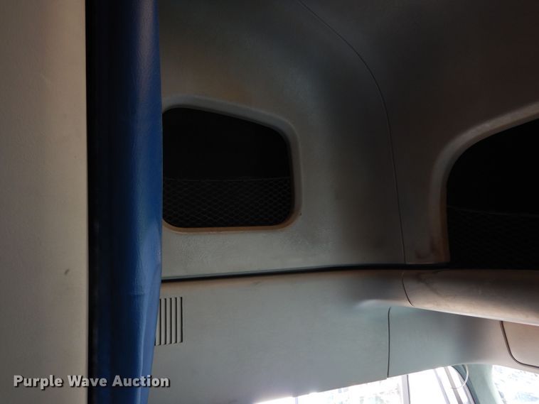 image for item DH8542 2005 Freightliner Century Class ST  semi truck