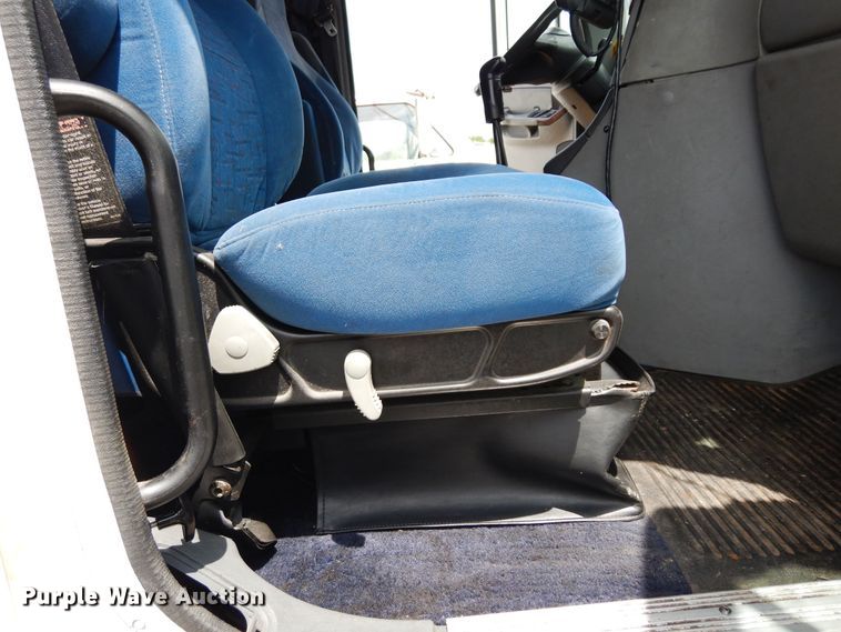 image for item DH8542 2005 Freightliner Century Class ST  semi truck