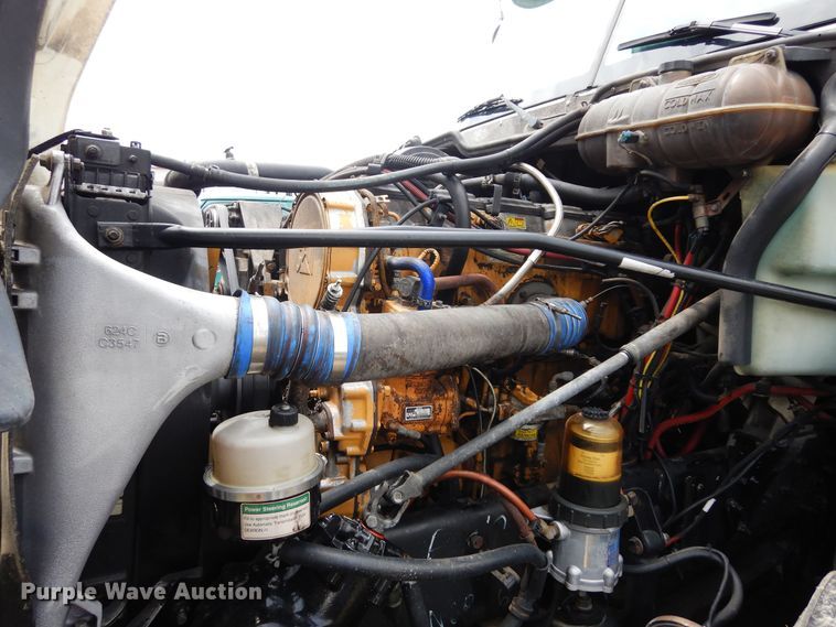 image for item DH8542 2005 Freightliner Century Class ST  semi truck