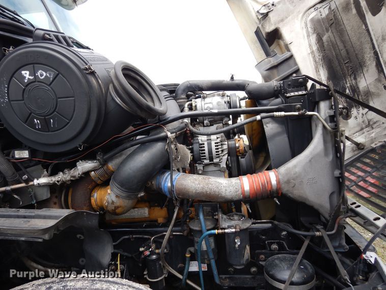 image for item DH8542 2005 Freightliner Century Class ST  semi truck