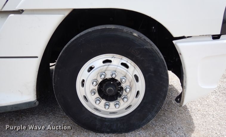 image for item DH8542 2005 Freightliner Century Class ST  semi truck