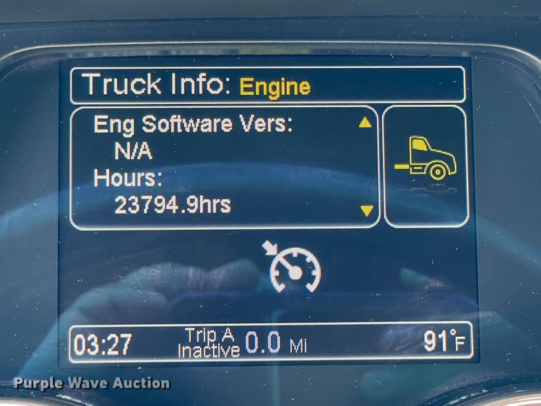 image for item DJ5019 2017 Peterbilt 579  semi truck