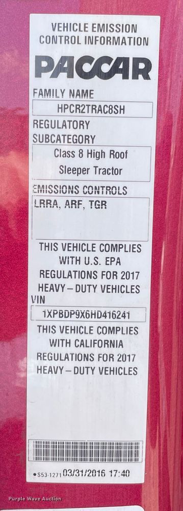 image for item DJ5019 2017 Peterbilt 579  semi truck