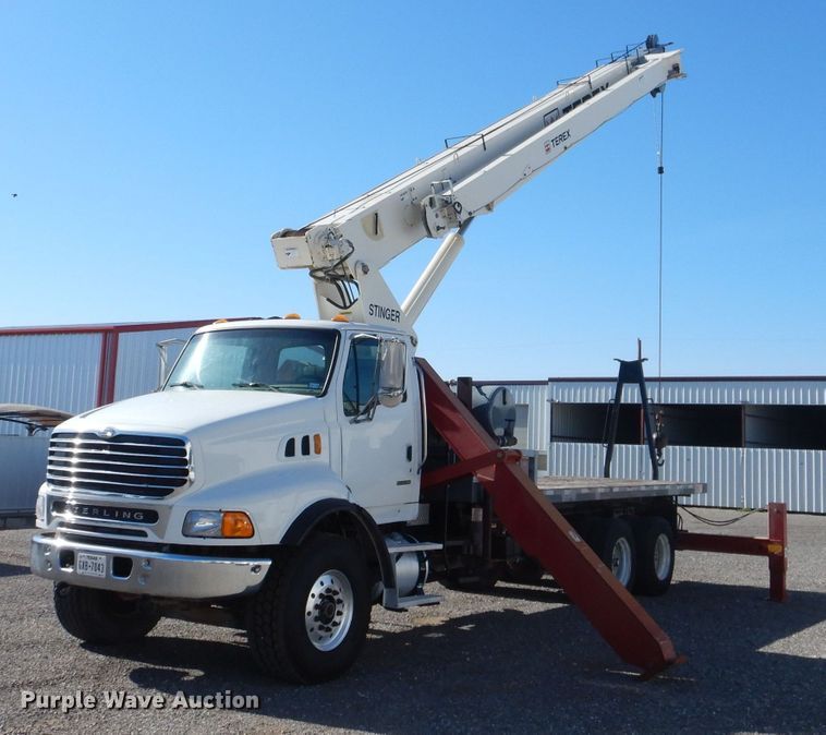 image for item DJ8959 2006 Sterling L9500  crane truck