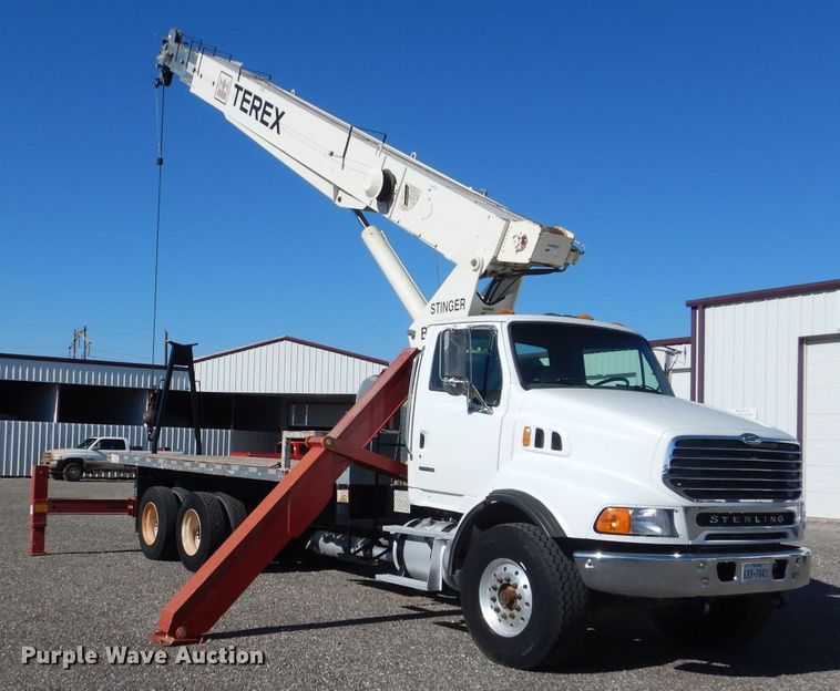 image for item DJ8959 2006 Sterling L9500  crane truck