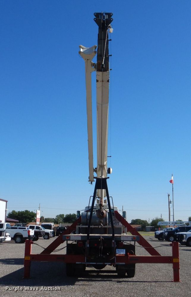 image for item DJ8959 2006 Sterling L9500  crane truck