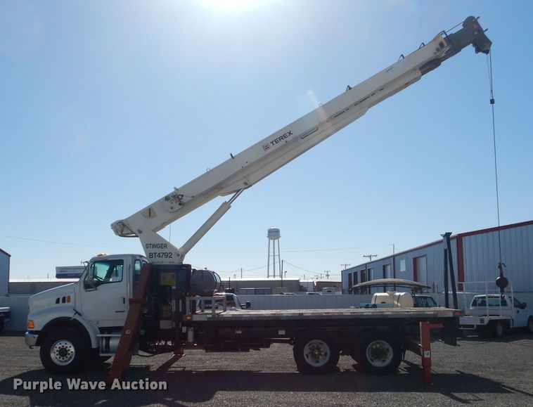 image for item DJ8959 2006 Sterling L9500  crane truck