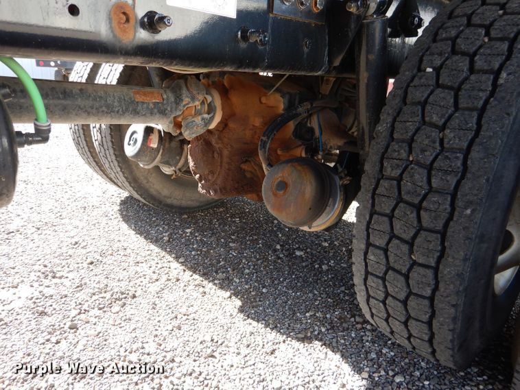 image for item DJ8959 2006 Sterling L9500  crane truck