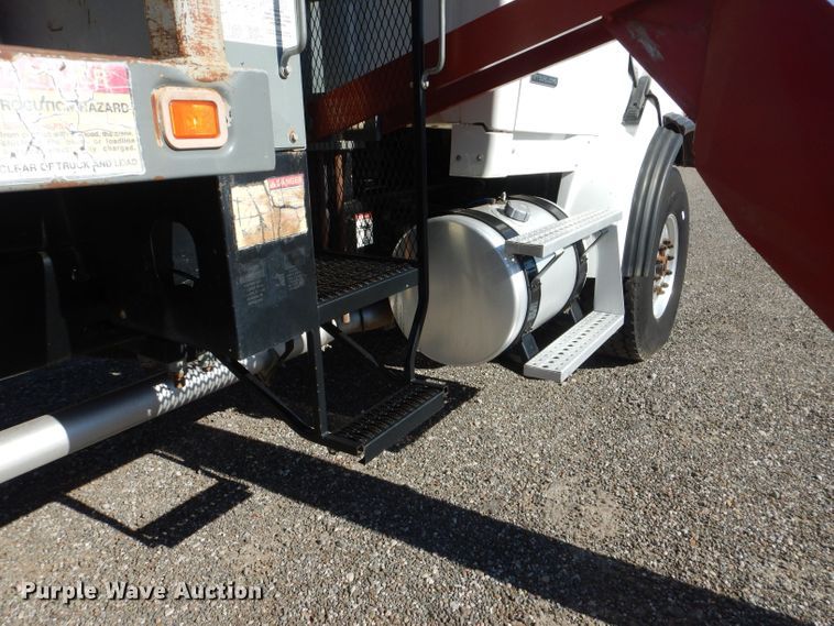 image for item DJ8959 2006 Sterling L9500  crane truck