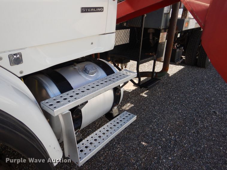 image for item DJ8959 2006 Sterling L9500  crane truck