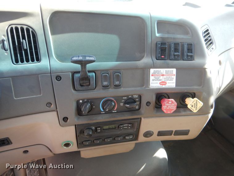 image for item DJ8959 2006 Sterling L9500  crane truck