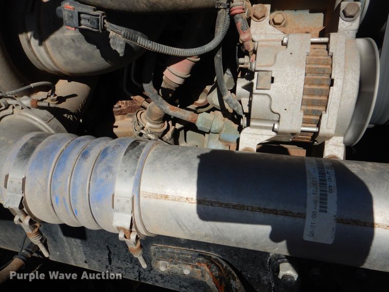 image for item DJ8959 2006 Sterling L9500  crane truck