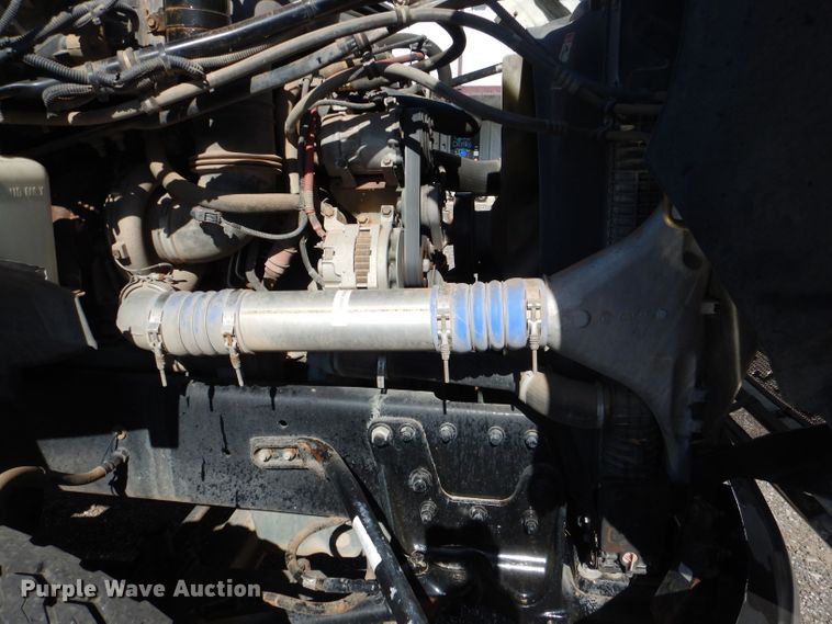 image for item DJ8959 2006 Sterling L9500  crane truck