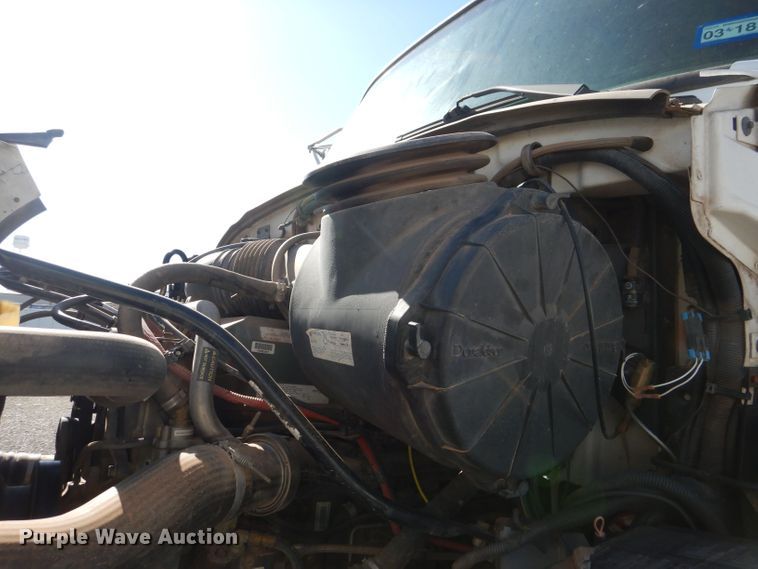 image for item DJ8959 2006 Sterling L9500  crane truck