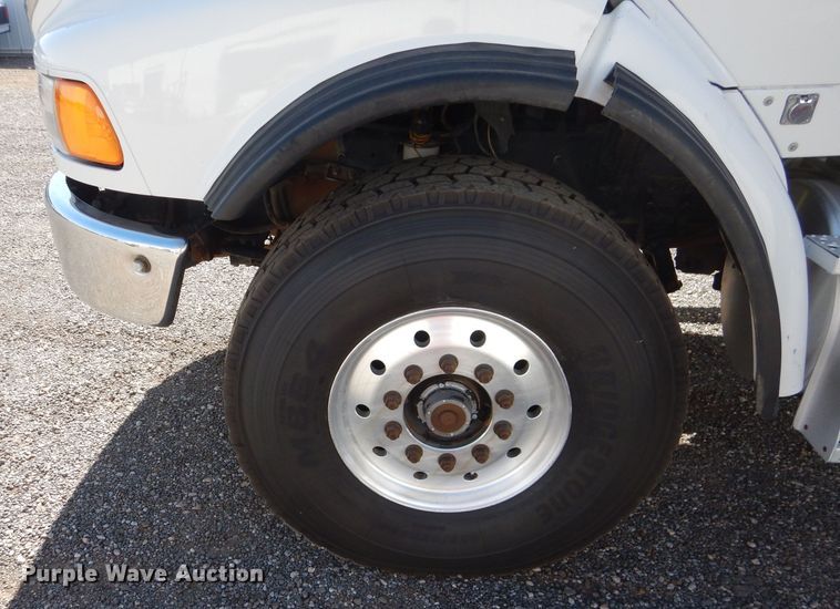 image for item DJ8959 2006 Sterling L9500  crane truck