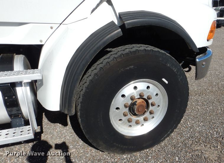 image for item DJ8959 2006 Sterling L9500  crane truck