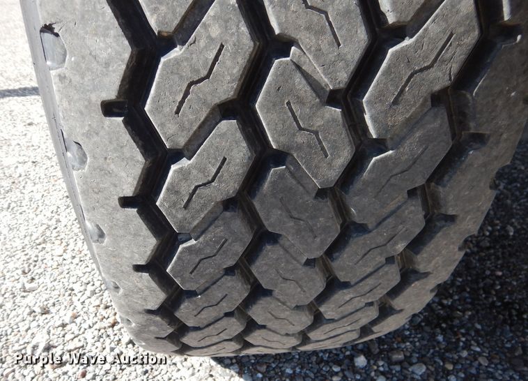 image for item DJ8959 2006 Sterling L9500  crane truck