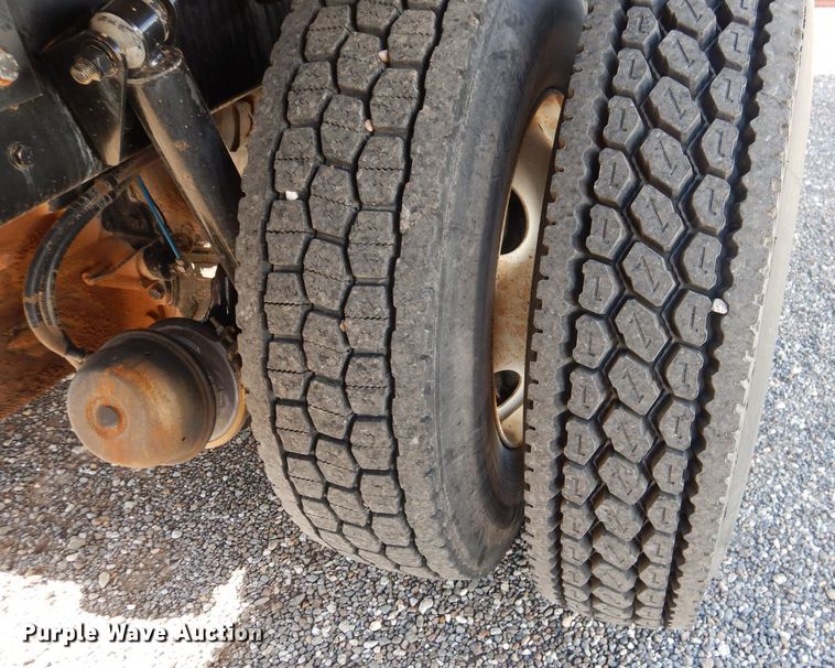 image for item DJ8959 2006 Sterling L9500  crane truck