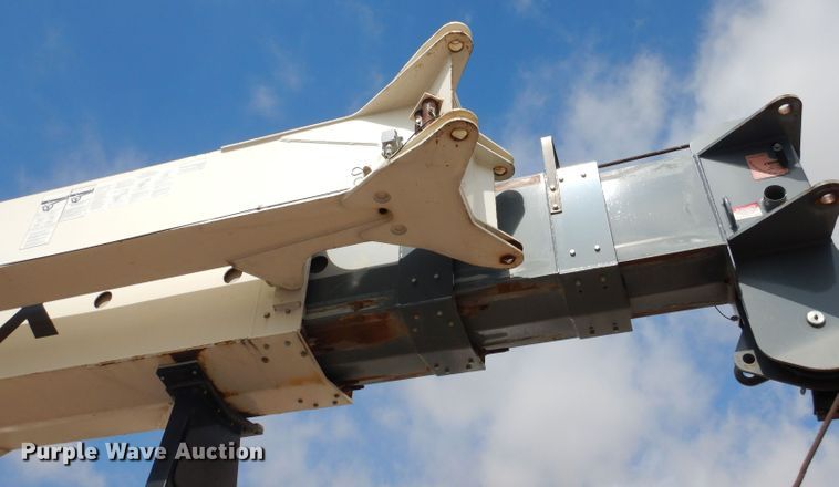 image for item DJ8959 2006 Sterling L9500  crane truck