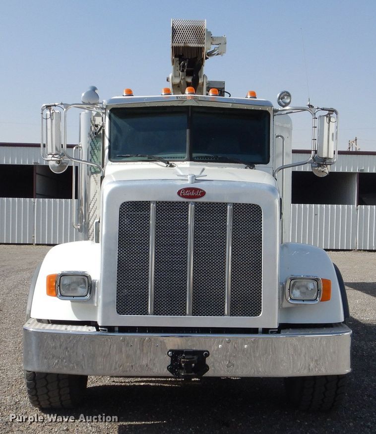 image for item DJ8964 2015 Peterbilt 365 crane truck