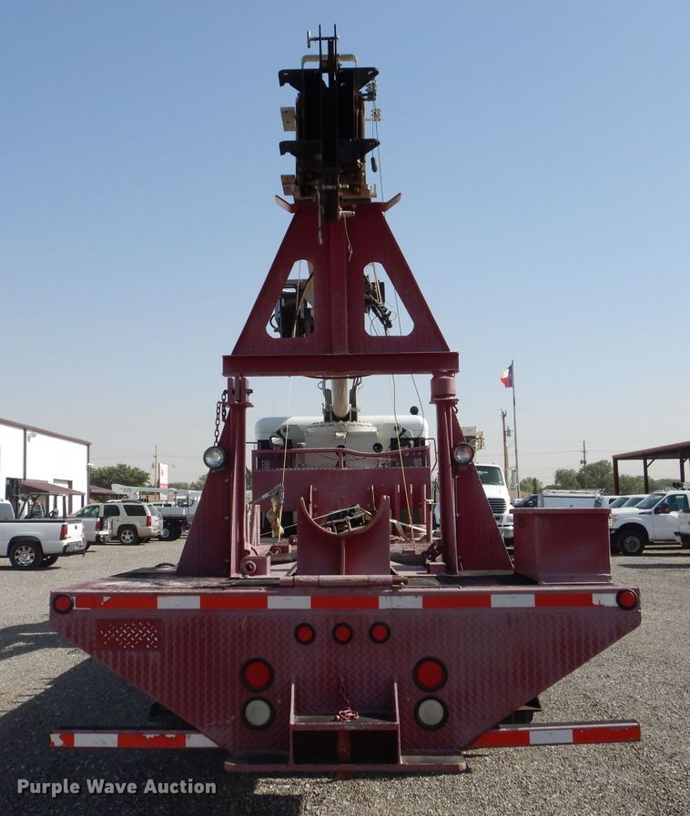 image for item DJ8964 2015 Peterbilt 365 crane truck