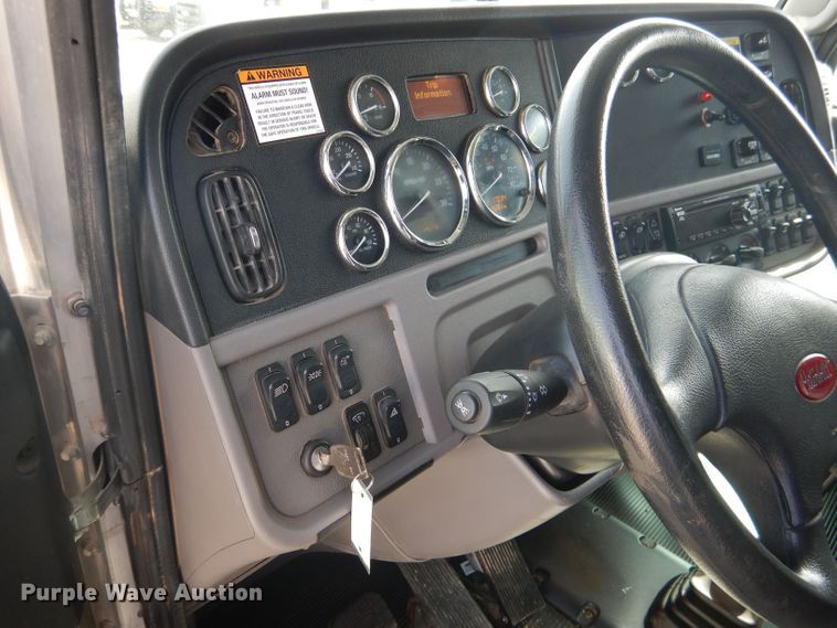 image for item DJ8964 2015 Peterbilt 365 crane truck