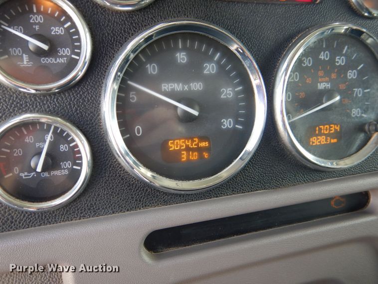 image for item DJ8964 2015 Peterbilt 365 crane truck