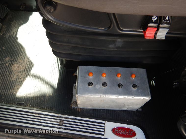 image for item DJ8964 2015 Peterbilt 365 crane truck