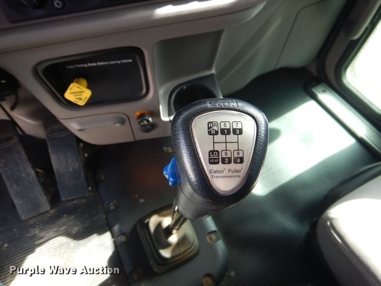 image for item DJ8964 2015 Peterbilt 365 crane truck