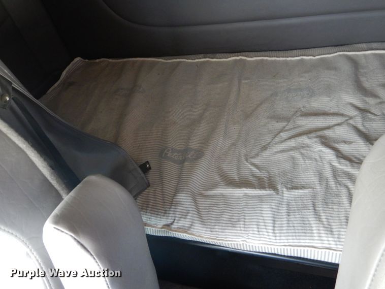 image for item DJ8964 2015 Peterbilt 365 crane truck