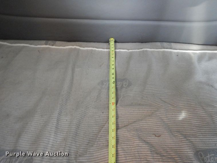 image for item DJ8964 2015 Peterbilt 365 crane truck