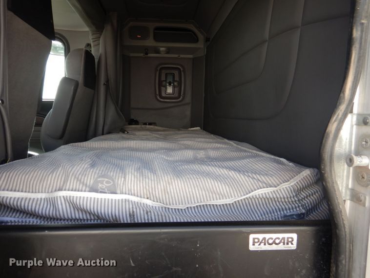 image for item DJ8964 2015 Peterbilt 365 crane truck