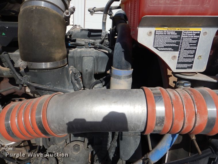 image for item DJ8964 2015 Peterbilt 365 crane truck