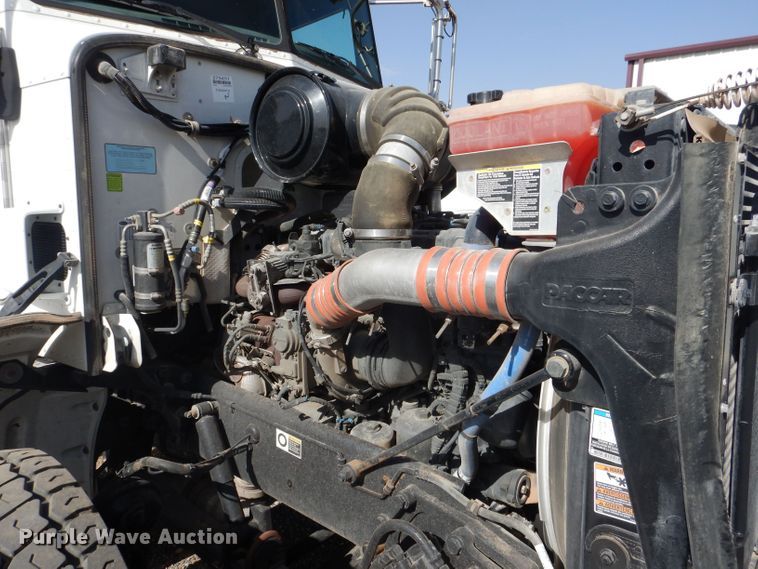 image for item DJ8964 2015 Peterbilt 365 crane truck