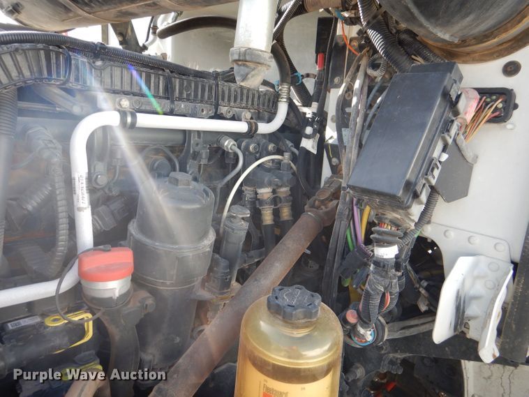 image for item DJ8964 2015 Peterbilt 365 crane truck