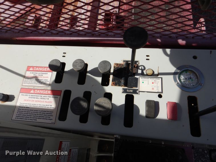 image for item DJ8964 2015 Peterbilt 365 crane truck