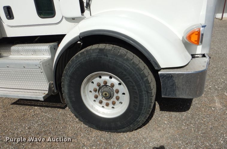 image for item DJ8964 2015 Peterbilt 365 crane truck