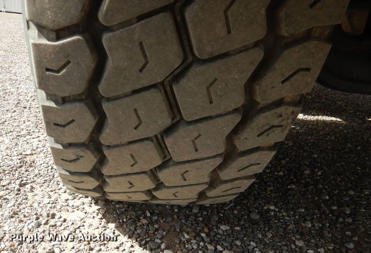 image for item DJ8964 2015 Peterbilt 365 crane truck